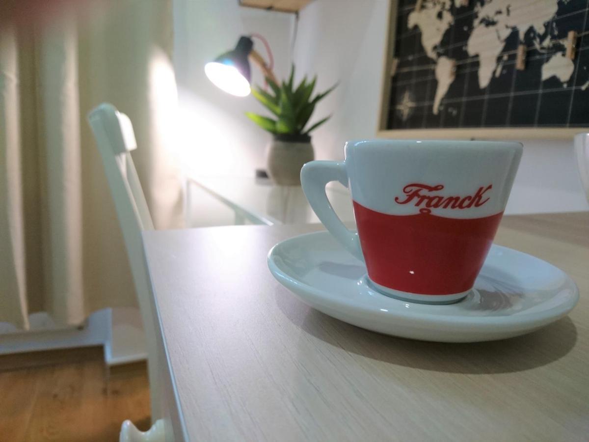 Tiny Cozy Accommodation Zagreb Bagian luar foto