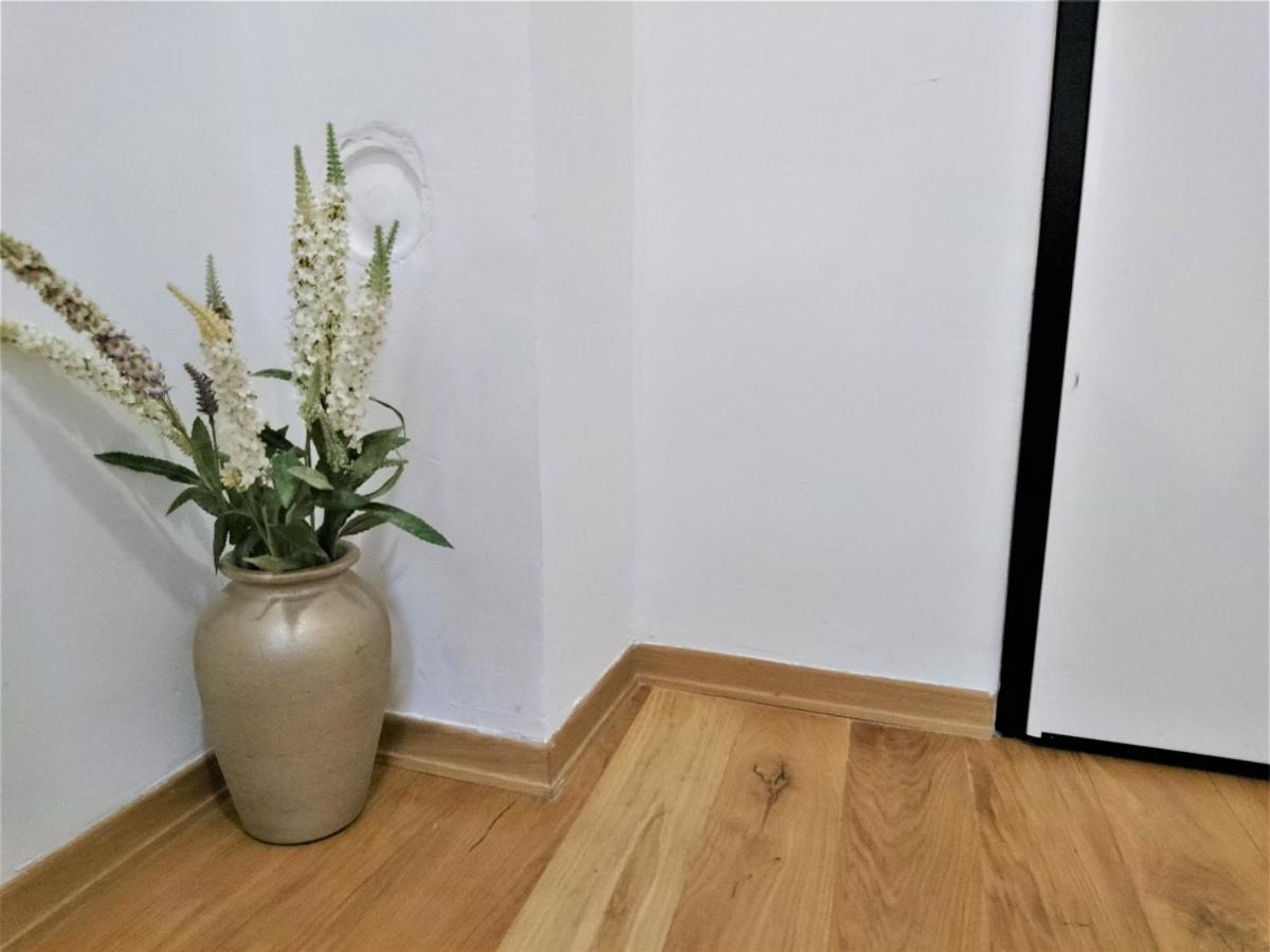 Tiny Cozy Accommodation Zagreb Bagian luar foto
